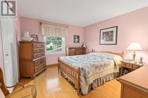 7 Eden Place, Halton Hills, ON - Indoor Photo Showing Bedroom