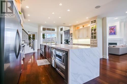 2830 East Kelowna Road, Kelowna, BC - Indoor Photo Showing Kitchen With Upgraded Kitchen