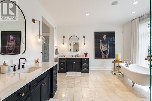 2830 East Kelowna Road, Kelowna, BC - Indoor Photo Showing Bathroom