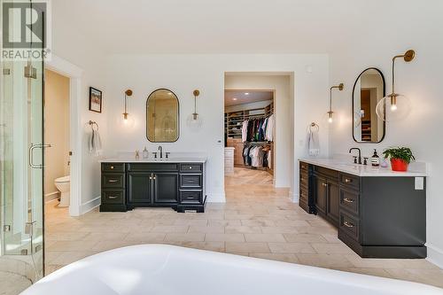 2830 East Kelowna Road, Kelowna, BC - Indoor Photo Showing Bathroom