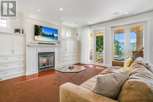 2830 East Kelowna Road, Kelowna, BC - Indoor Photo Showing Living Room With Fireplace