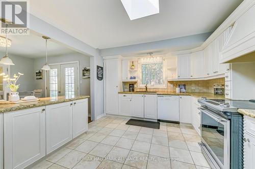 2109 Devon Road, Oakville (Eastlake), ON - Indoor Photo Showing Kitchen