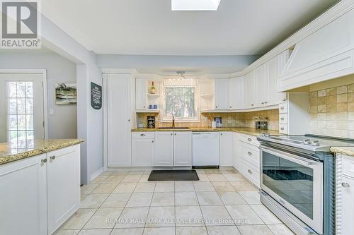 2109 Devon Road, Oakville (Eastlake), ON - Indoor Photo Showing Kitchen