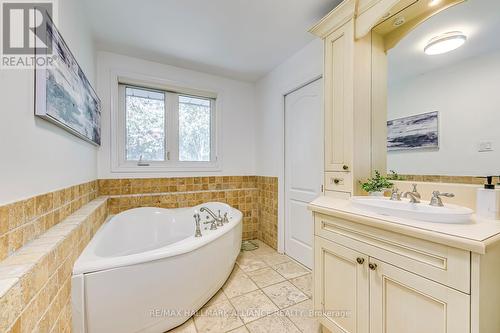 2109 Devon Road, Oakville (Eastlake), ON - Indoor Photo Showing Bathroom