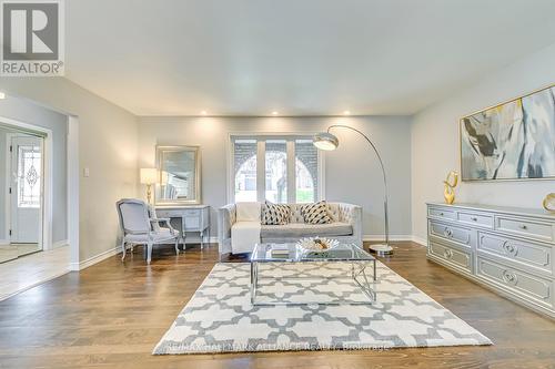 2109 Devon Road, Oakville, ON - Indoor Photo Showing Living Room