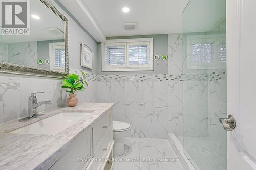 2109 Devon Road, Oakville, ON - Indoor Photo Showing Bathroom