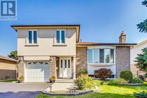 61 Geneva Crescent, Brampton, ON - Outdoor With Facade