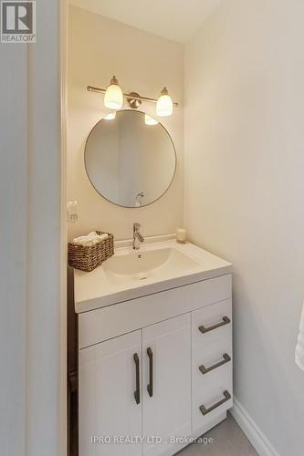 61 Geneva Crescent, Brampton (Northgate), ON - Indoor Photo Showing Bathroom