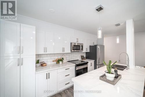 3 - 42 Cavell Avenue, Toronto, ON - Indoor Photo Showing Kitchen With Stainless Steel Kitchen With Upgraded Kitchen