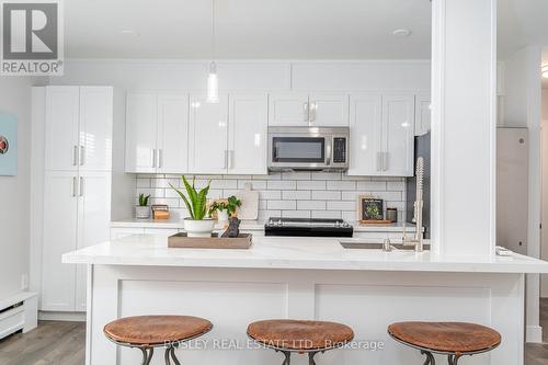 3 - 42 Cavell Avenue, Toronto, ON - Indoor Photo Showing Kitchen With Upgraded Kitchen