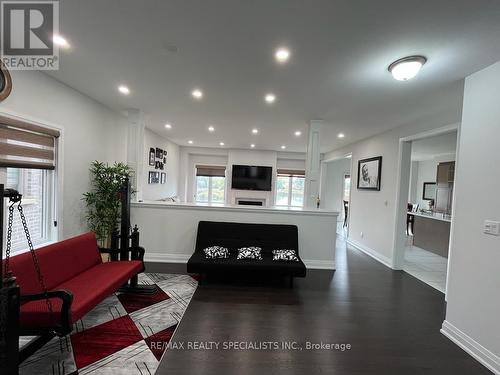 112 Brushwood Drive, Brampton, ON - Indoor Photo Showing Living Room