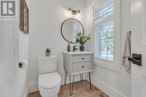 220 Westfield Trail, Oakville (River Oaks), ON - Indoor Photo Showing Bathroom