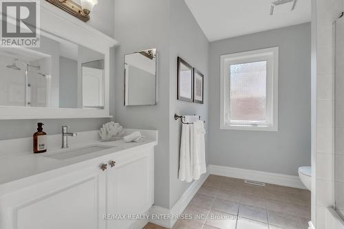 220 Westfield Trail, Oakville (River Oaks), ON - Indoor Photo Showing Bathroom