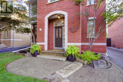 220 Westfield Trail, Oakville (River Oaks), ON - Outdoor