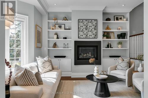 76 Mayfield Avenue, Toronto (High Park-Swansea), ON - Indoor Photo Showing Living Room