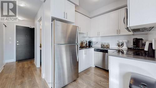 1102 - 65 Yorkland Boulevard, Brampton, ON - Indoor Photo Showing Kitchen