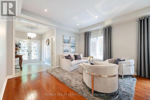 8 Levida Street, Brampton (Vales Of Castlemore), ON - Indoor Photo Showing Living Room