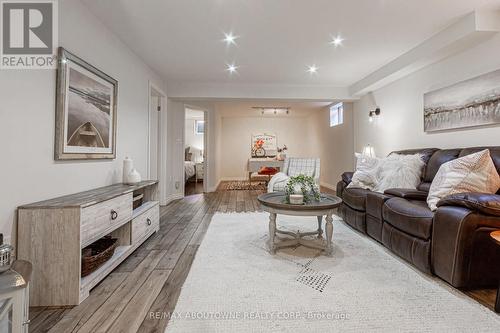 1227 Nathaniel Crescent, Burlington (Brant), ON - Indoor Photo Showing Living Room