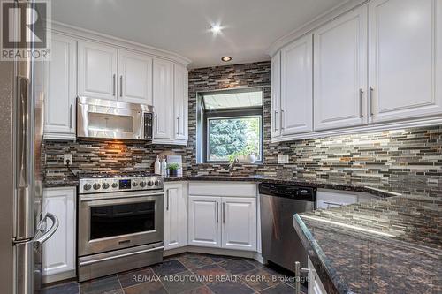 1227 Nathaniel Crescent, Burlington (Brant), ON - Indoor Photo Showing Kitchen With Stainless Steel Kitchen With Upgraded Kitchen