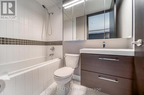 1821 - 165 Legion Road, Toronto, ON - Indoor Photo Showing Bathroom