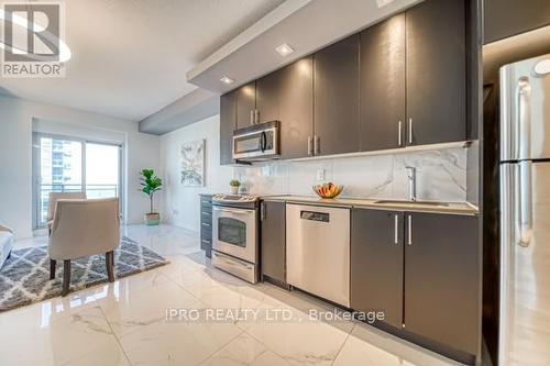 1821 - 165 Legion Road, Toronto (Mimico), ON - Indoor Photo Showing Kitchen