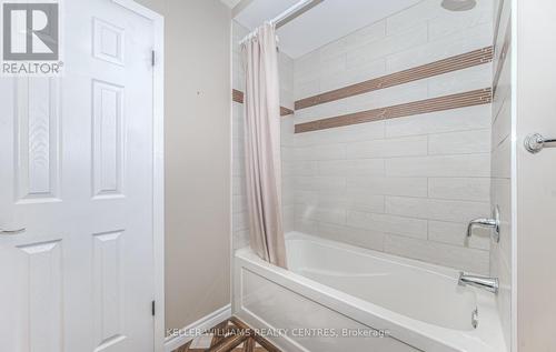 6 Dayman Court, Kitchener, ON - Indoor Photo Showing Bathroom