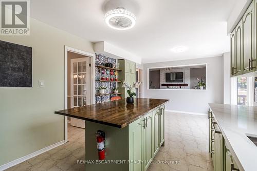 2010 Keller Court, Burlington (Brant Hills), ON - Indoor Photo Showing Kitchen