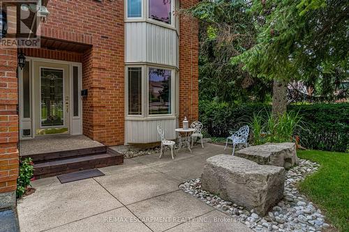 2010 Keller Court, Burlington (Brant Hills), ON - Outdoor