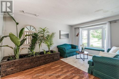 2010 Keller Court, Burlington (Brant Hills), ON - Indoor Photo Showing Living Room