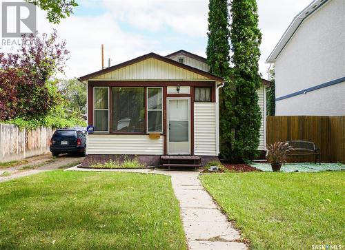 818 F Avenue N, Saskatoon, SK - Outdoor