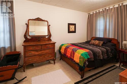 818 F Avenue N, Saskatoon, SK - Indoor Photo Showing Bedroom