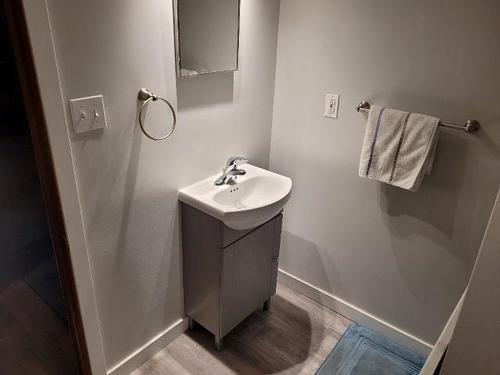 8 Schmidt Crescent, Dryden, ON - Indoor Photo Showing Bathroom