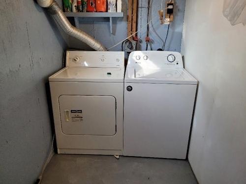 8 Schmidt Crescent, Dryden, ON - Indoor Photo Showing Laundry Room