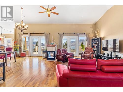 6097 Beatrice Road, Peachland, BC - Indoor Photo Showing Living Room With Fireplace