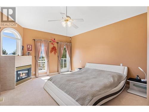 6097 Beatrice Road, Peachland, BC - Indoor Photo Showing Bedroom