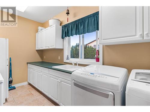 6097 Beatrice Road, Peachland, BC - Indoor Photo Showing Laundry Room