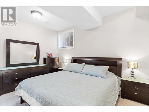 6097 Beatrice Road, Peachland, BC - Indoor Photo Showing Bedroom