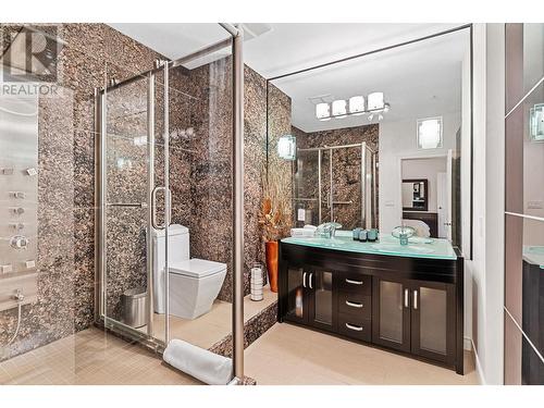 6097 Beatrice Road, Peachland, BC - Indoor Photo Showing Bathroom