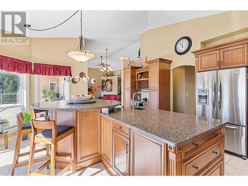 6097 Beatrice Road, Peachland, BC - Indoor Photo Showing Kitchen