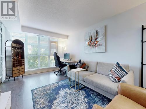 624 - 35 Bastion Street, Toronto, ON - Indoor Photo Showing Living Room