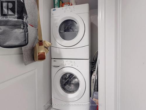 624 - 35 Bastion Street, Toronto, ON - Indoor Photo Showing Laundry Room