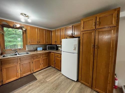 2335 Richan Road, Dryden, ON - Indoor Photo Showing Kitchen With Double Sink