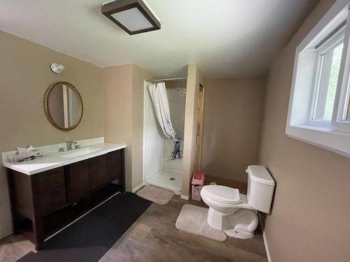 2335 Richan Road, Dryden, ON - Indoor Photo Showing Bathroom