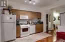 515 - 9 Spadina Avenue, Toronto, ON  - Indoor Photo Showing Kitchen 