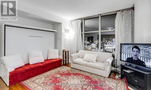 515 - 9 Spadina Avenue, Toronto, ON - Indoor Photo Showing Living Room