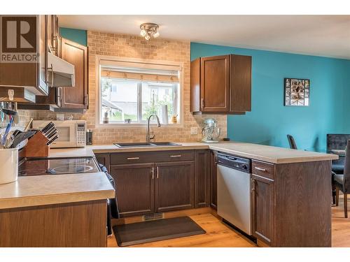 6111 Bella Vista Road Lot# 8, Vernon, BC - Indoor Photo Showing Kitchen With Double Sink