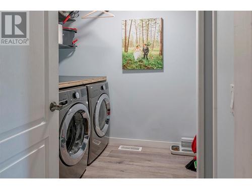 6111 Bella Vista Road Lot# 8, Vernon, BC - Indoor Photo Showing Laundry Room