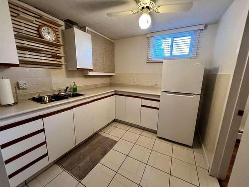 328 Dawson Street, Thunder Bay, ON - Indoor Photo Showing Kitchen With Double Sink