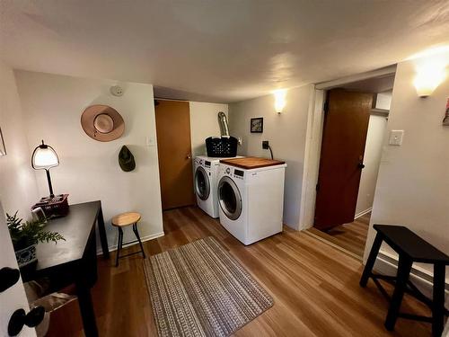 328 Dawson Street, Thunder Bay, ON - Indoor Photo Showing Laundry Room