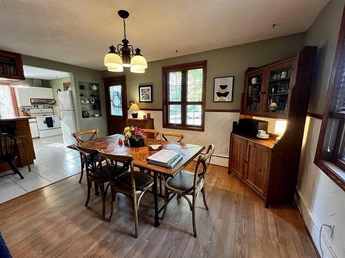 328 Dawson Street, Thunder Bay, ON - Indoor Photo Showing Dining Room